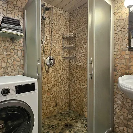 Joeveere Majutus * Pärnu