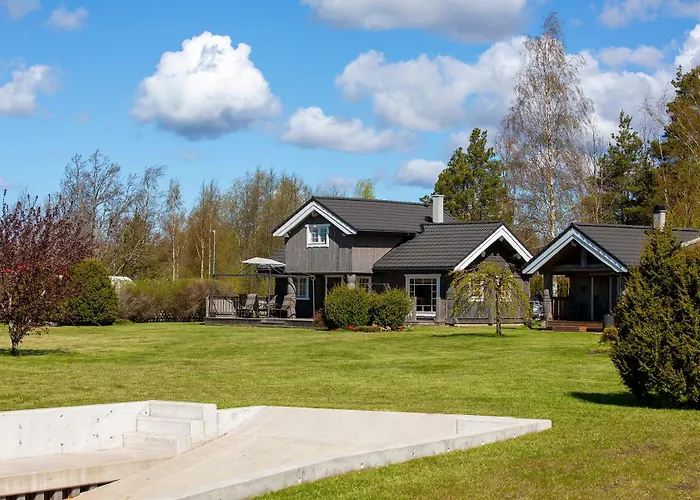 فيلة Joeveere Majutus *