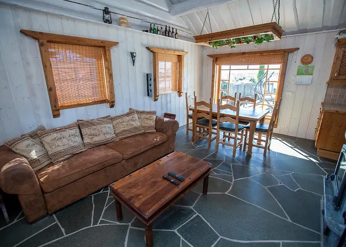 Joeveere Majutus * بارنو