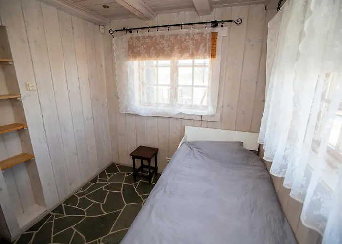 Joeveere Majutus فيلة بارنو